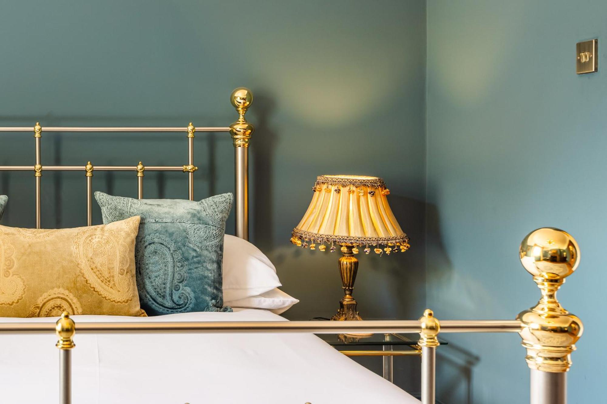 Blue Bliss - Sumptuous, Period Apartment Chagford Exterior photo