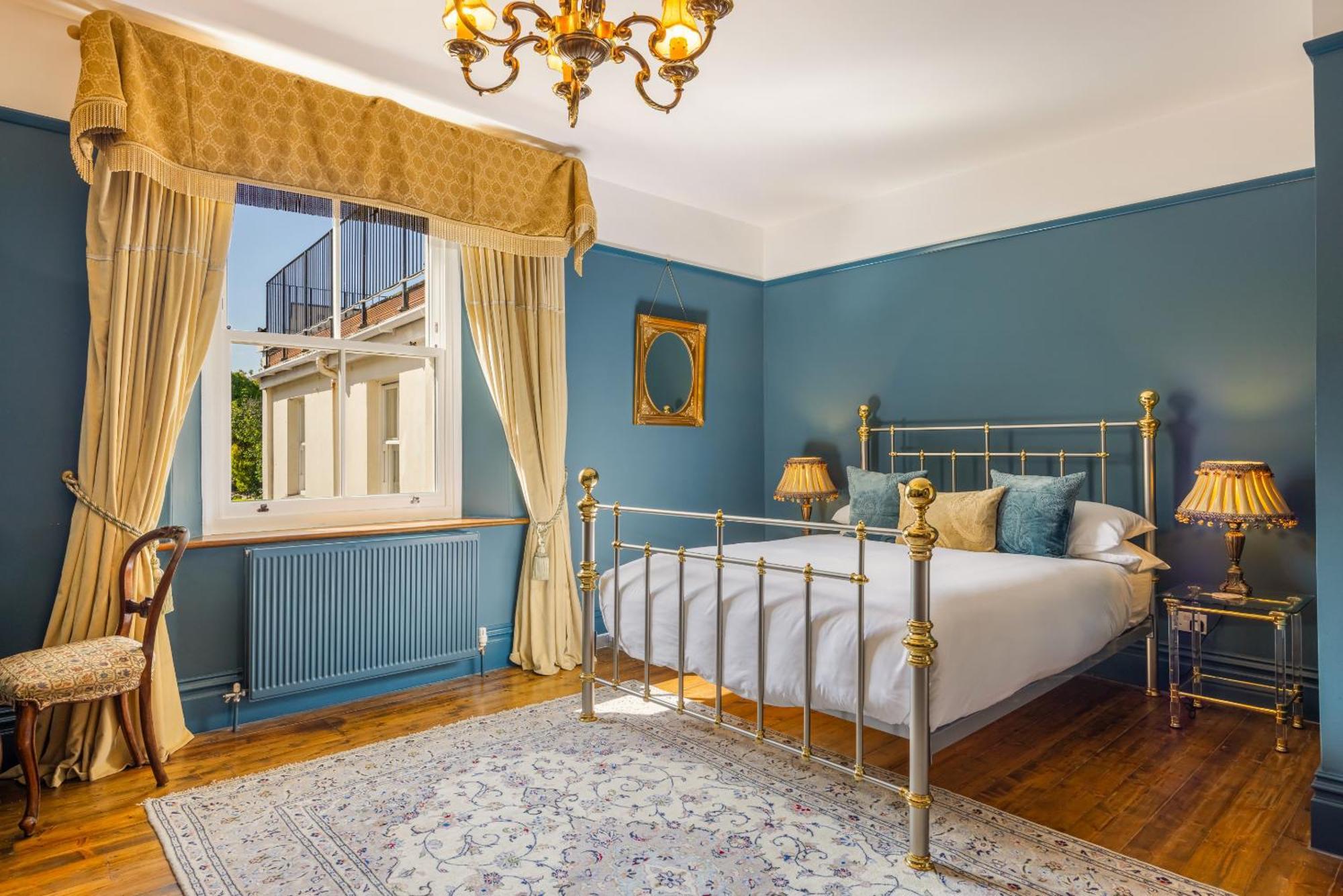 Blue Bliss - Sumptuous, Period Apartment Chagford Exterior photo