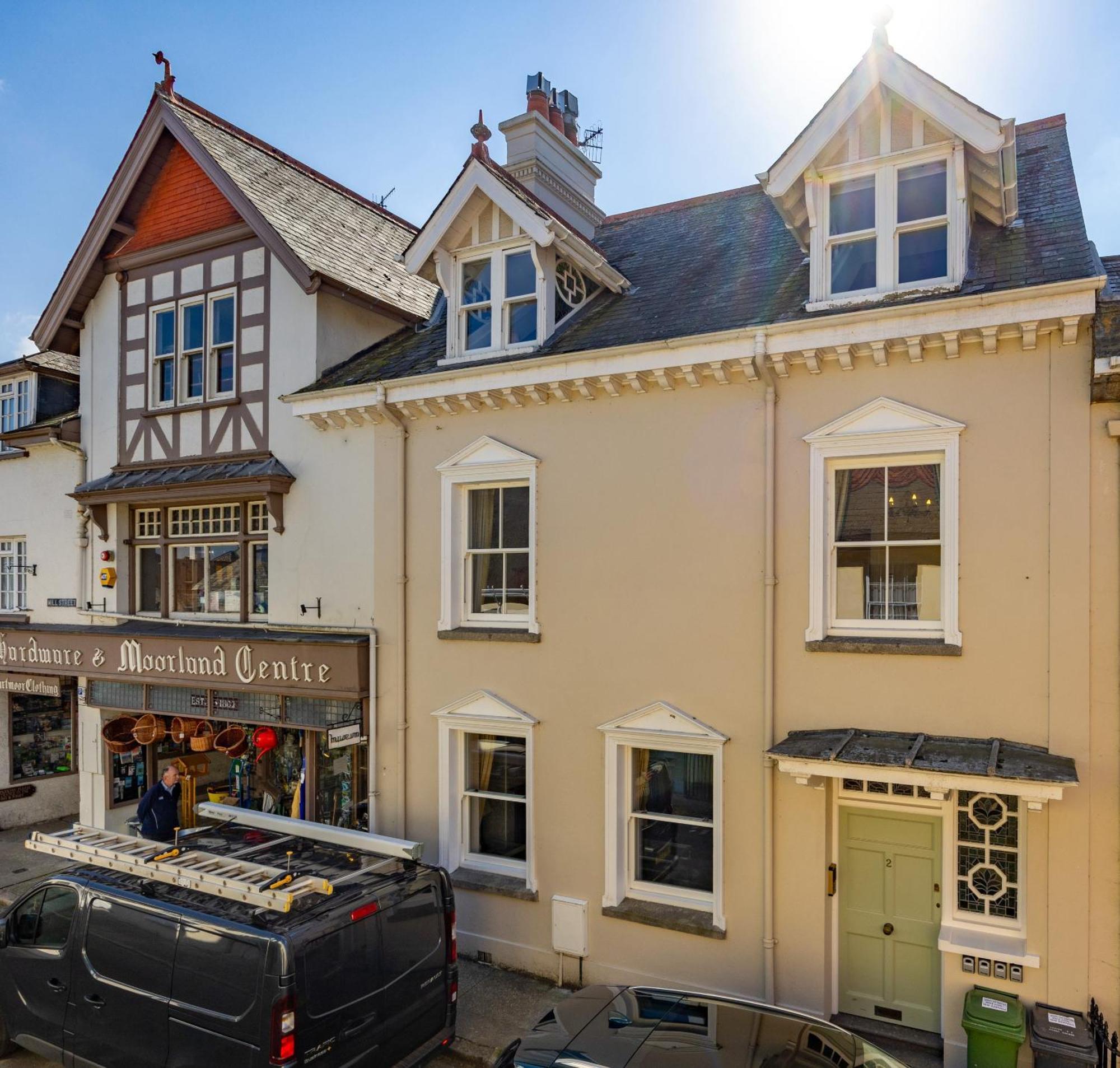 Blue Bliss - Sumptuous, Period Apartment Chagford Exterior photo