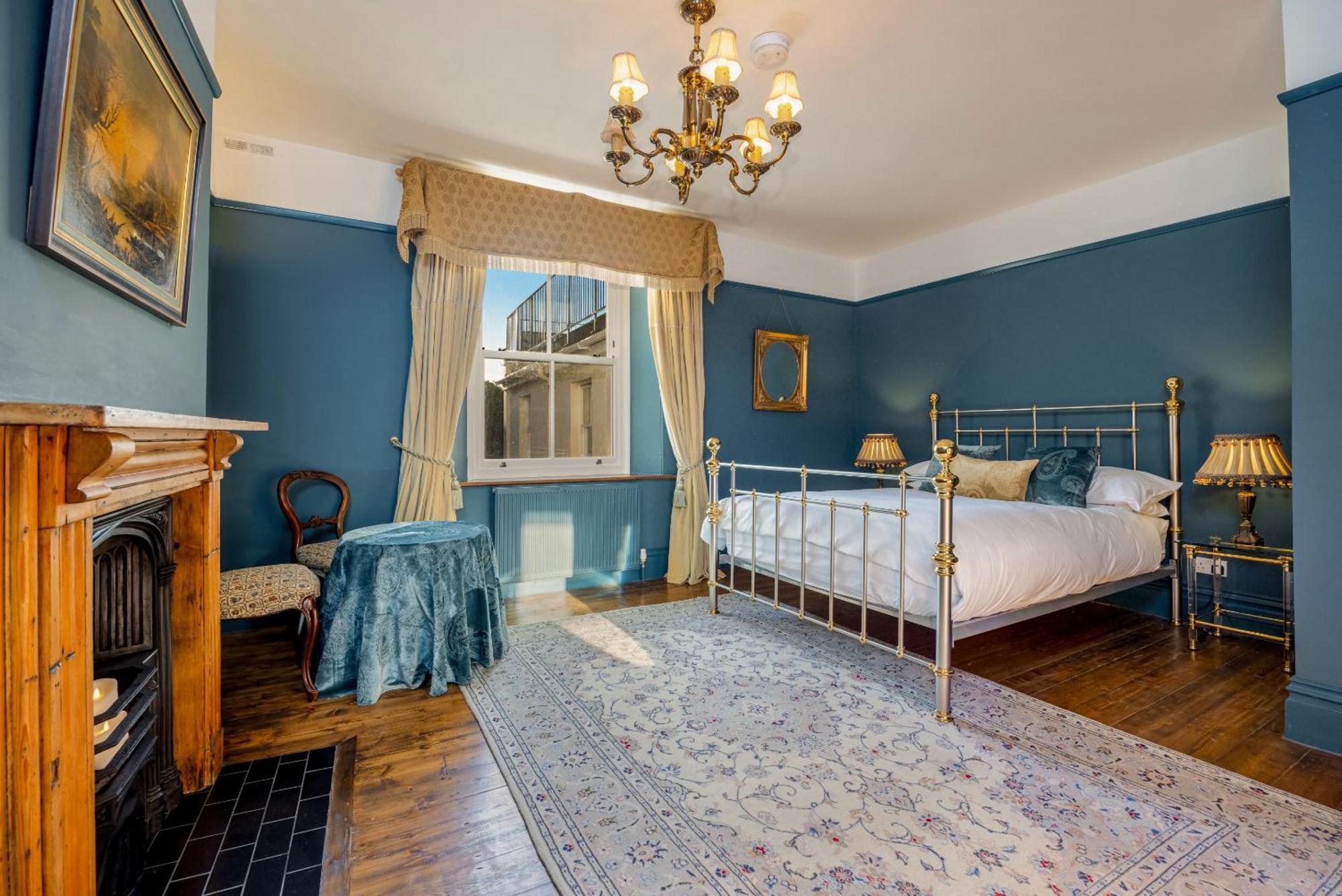 Blue Bliss - Sumptuous, Period Apartment Chagford Room photo