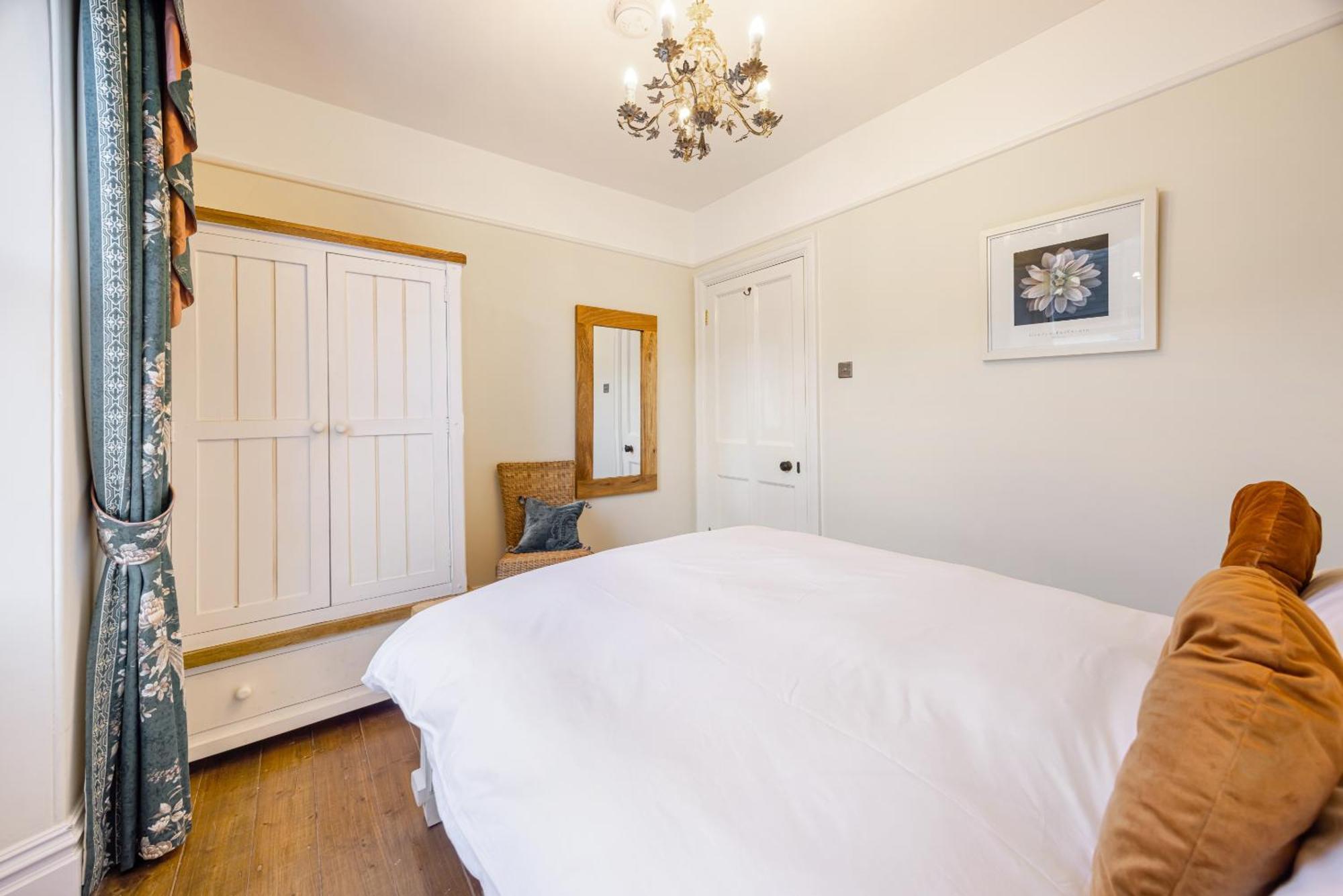Blue Bliss - Sumptuous, Period Apartment Chagford Room photo